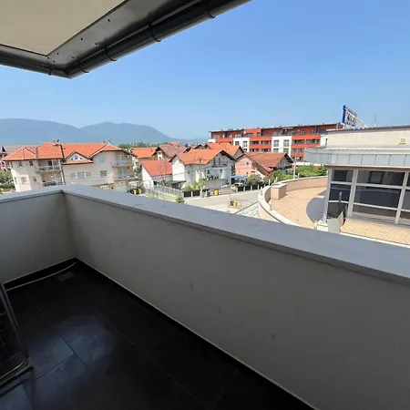 Luxury Apartment *